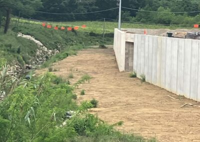 Realizzazione muro di confine