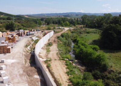Realizzazione muro di confine